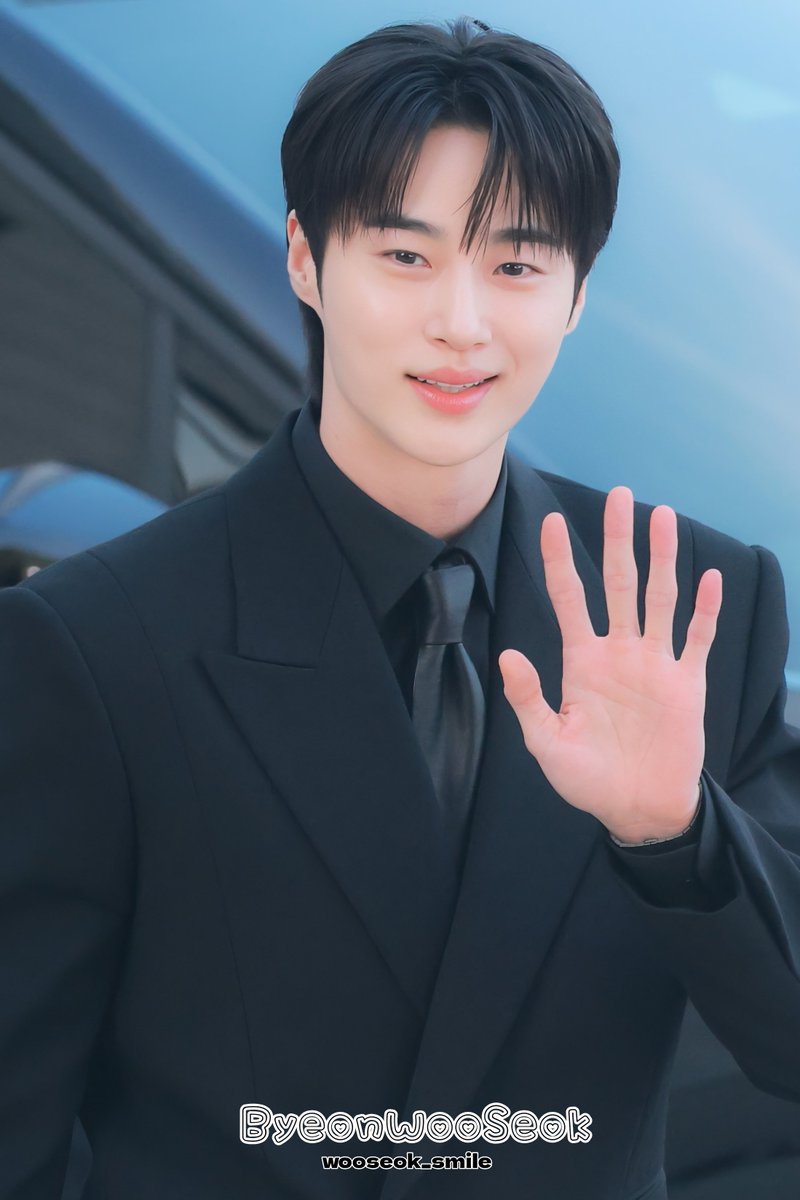 ULyYxGuPGR69662's tweet photo. 260731 
#변우석 #ByeonWooSeok https://t.co/flJpJm5mhs