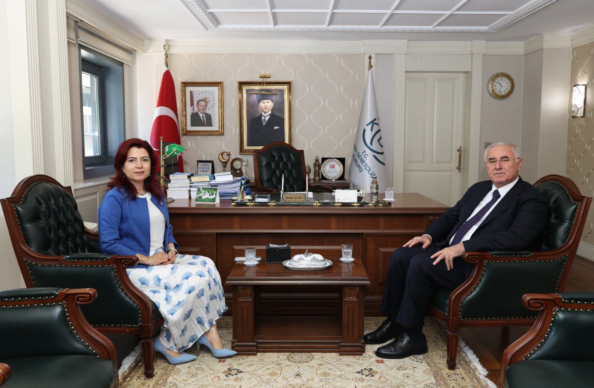 TRombudsman's tweet photo. Ankara Yıldırım Beyazıt Üniversitesi Hukuk Fakültesi Dekanı Sayın Prof. Dr. Neslihan Karataş Durmuş, Kamu Başdenetçisi Sayın Mehmet Akarca’yı ziyaret etti.

Ziyaret kapsamında; Kurumumuz ve Üniversite arasında iş birliğinin geliştirilmesi konusunda mutabakata varıldı.

@Neslihan_KD @ybuankara 
#KDK
