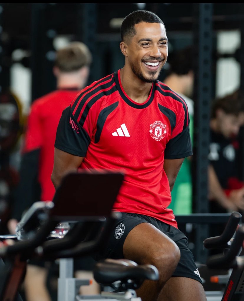 SOffvcial's tweet photo. Youri first training season. Already feeling at home. 🔥 https://t.co/lYYE9bSJu8