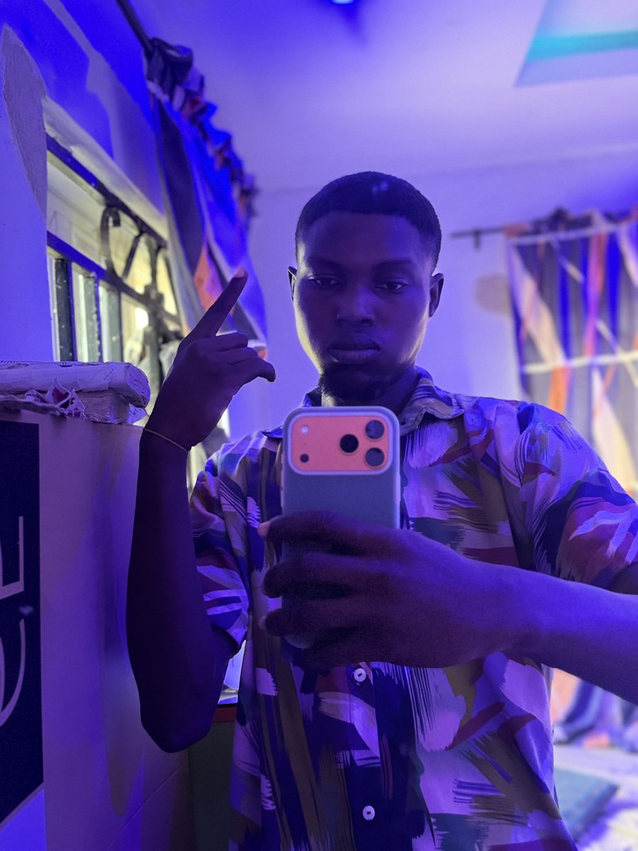 Deitydaymaker_'s tweet photo. Facts about me you might not know:

• Left my parents house by 16 

• Got my  first degree by 18 

•Got my first car by 18 

•Got my first house by 19

•Got my second car and house by 20 

• Got my mansion by 21 

•Big 22 very soon   and almost done with my new building https://t.co/s2PVAqczu7
