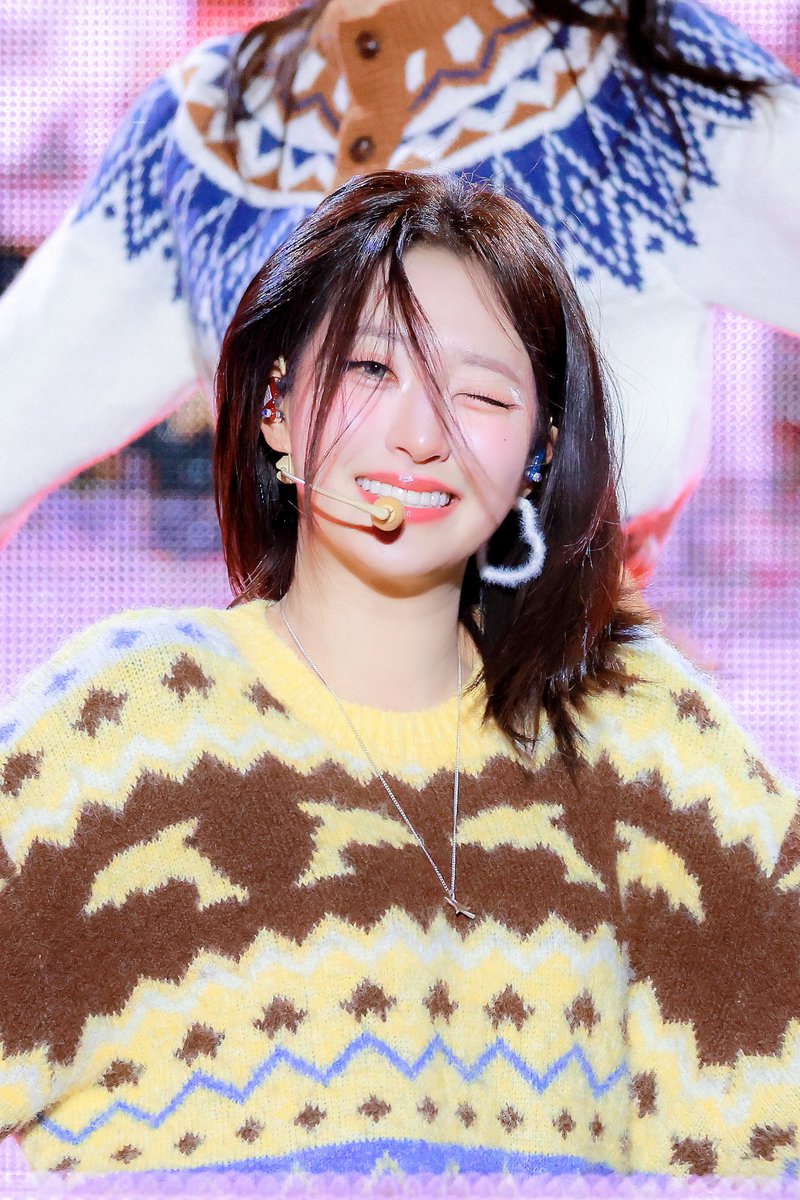 whistle0731's tweet photo. #HAPPY_HWISEO_DAY https://t.co/2dnGZW136v