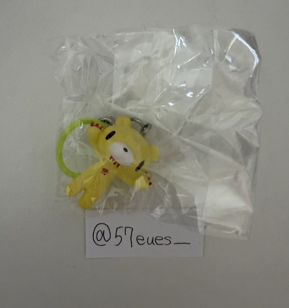 57eues_'s tweet photo. 【交換】いたずらぐまのグルーミー 森チャック めじるしアクセサリー 

求）お耳がりぼんな汎用うさぎ
譲）威嚇イエロー

異種交換で難しいとは思いますが、条件合う方いましたらお気軽にお声掛けください。
郵送希望です。 https://t.co/n7AzmfVQvp