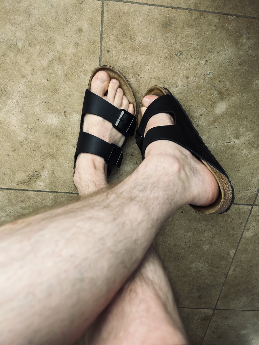 lvefeet's tweet photo. Mes pieds chauds sortant des birksโฆ.tu aimes cette odeur de mec ! ๐ฅ๐ฝ๐ง
#feet #malefeet #soles #toes #sniff #sniffme #stinky #musky #kiffeur #mansmell #smelly #sweaty #birks #sandals https://t.co/soOY0GajP3