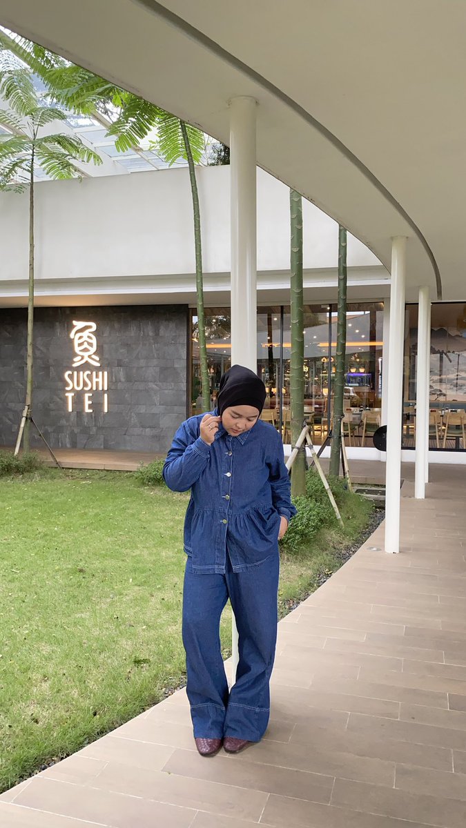 inginkurus_'s tweet photo. #OOTDyah ngeteh sore-sore

🔗 one set : https://t.co/KN66eY3FOk
🔗 hijab     : https://t.co/OrR7OXWjhL https://t.co/oR82N0E6Hs