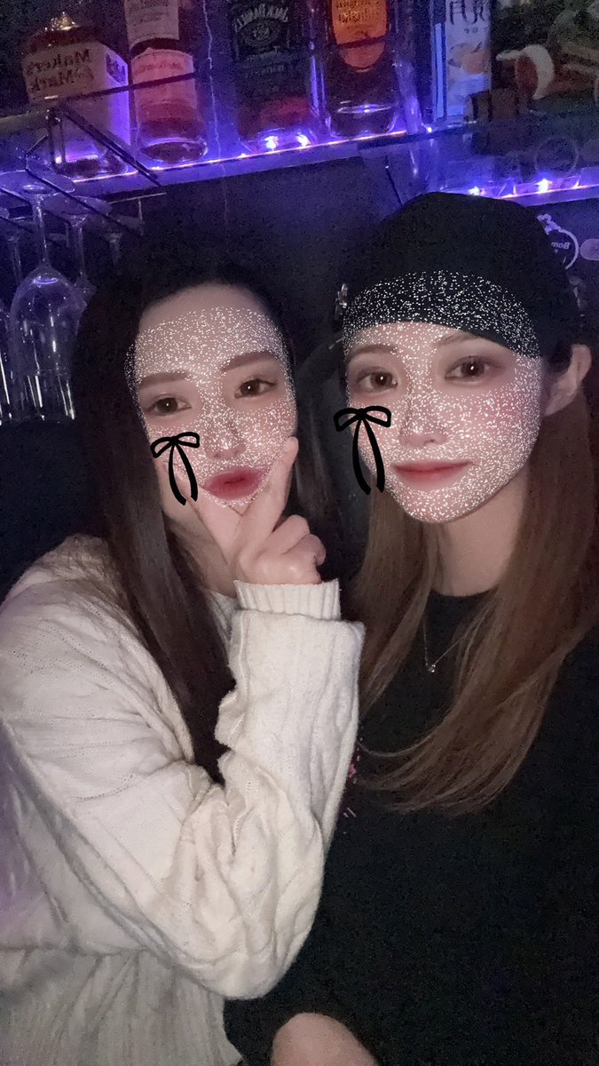 BombxBomb326's tweet photo. 7/31（金）
23:00 ▷ OPEN 🏳️‍🌈

あやとあゆな２人でお待ちしてます👯‍♀️✨
今宵もよろしくお願いします💣💥💥 https://t.co/KiIrks49Ce