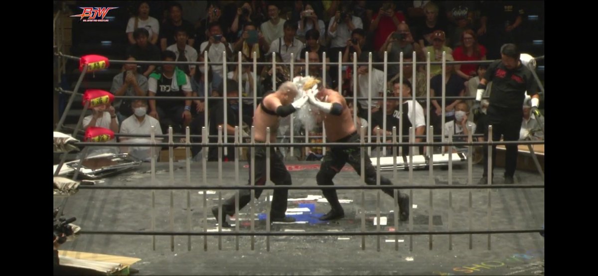 ganesha_935's tweet photo. 大日本プロレス後楽園ホール大会をCOREで観戦!
前半戦、バタバタしつつ見てたけど色々動きあった
余所者はズルくて上手いを再確認
https://t.co/Oy7O61IMBF
#bjw #bjwcore https://t.co/GmMz2pJbLA