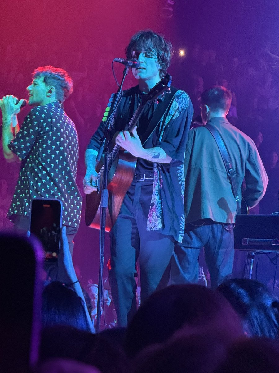 canders_crew's tweet photo. Here are a few pictures we took of Isaac during Louis’s HDWGH tour in Europe.

We'd love to see yours! You can drop your favorite shots in the comments ✨

#isaacanderson #canders #hdwghtour #livemusic #concertpics https://t.co/3zGrNeCmrr