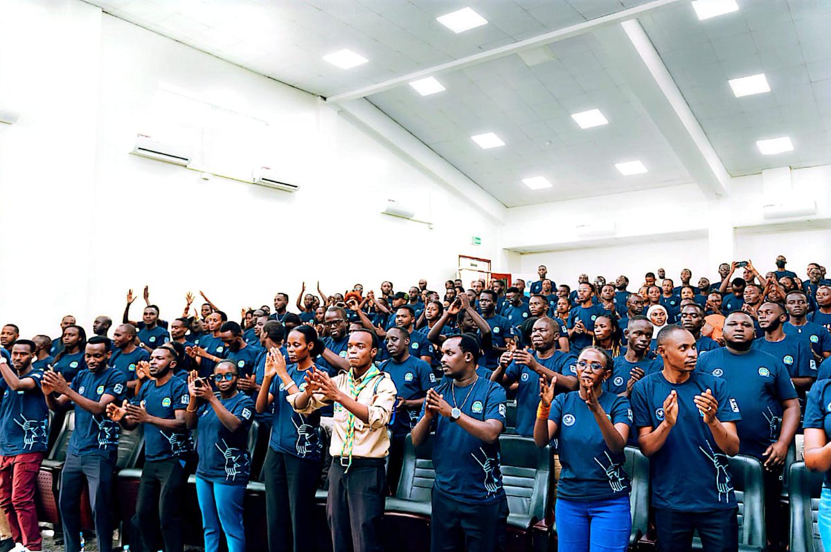 RYVCP_Gasabo's tweet photo. Umuhuzabikorwa wa @RwandaYouthVol1 muri @CityofKigali Uwitonze Alexia yagaragaje ibikorwa byakozwe mu Turere 3 tugize umujyi wa Kigali n'ibiteganywa gukorwa. @RwandaLocalGov @CityofKigali @Rwandapolice @Gasabo_District @KicukiroDistr @nyarugenge https://t.co/AqwIgJqB1F