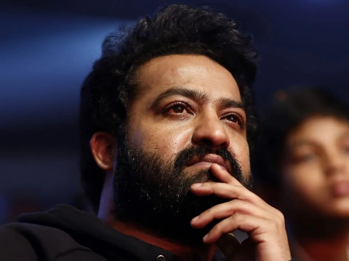 Appleap2327's tweet photo. థియేటర్ బిజినెస్‌లోకి ఎన్టీఆర్

గచ్చిబౌలిలో ప్రీమియం మల్టీప్లెక్స్ నిర్మించనున్నట్లు యంగ్ టైగర్ ఎన్టీఆర్‌పై సినీ వర్గాల్లో ప్రచారం. అయితే దీనిపై ఎన్టీఆర్ టీమ్ నుంచి అధికారిక ప్రకటన రావాల్సి ఉంది.

#NTR #JrNTR #Tollywood #Multiplex #Hyderabad https://t.co/yplCx8DyRI
