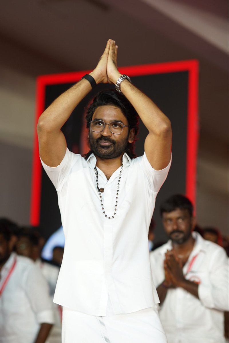 dhanushbuzz's tweet photo. Exclusive pictures from #Dhanush Anna’s #EnnamPolVaazhkai https://t.co/LJa24nBVBy
