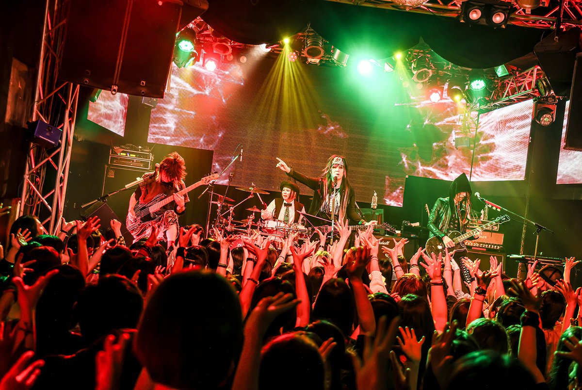Vijuttoke's tweet photo. 『NEWS』

Crack6  TOUR「Insane Silentia」ツアー完遂 千聖ソロデビュー30周年情報も解禁！

https://t.co/XCNJuBZpmO

#Crack6 #InsaneSilentia #千聖
#Vijuttoke https://t.co/ZA5vvqEINe