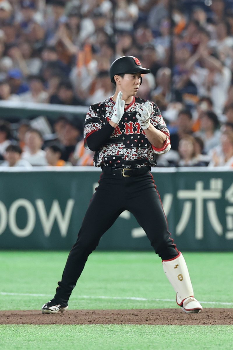 TokyoGiants's tweet photo. 【八回裏】巨人 3-0 DeNA

#松本剛 選手が右前安打を放ち、チャンスを広げる👍 https://t.co/VTUKlwDJOQ