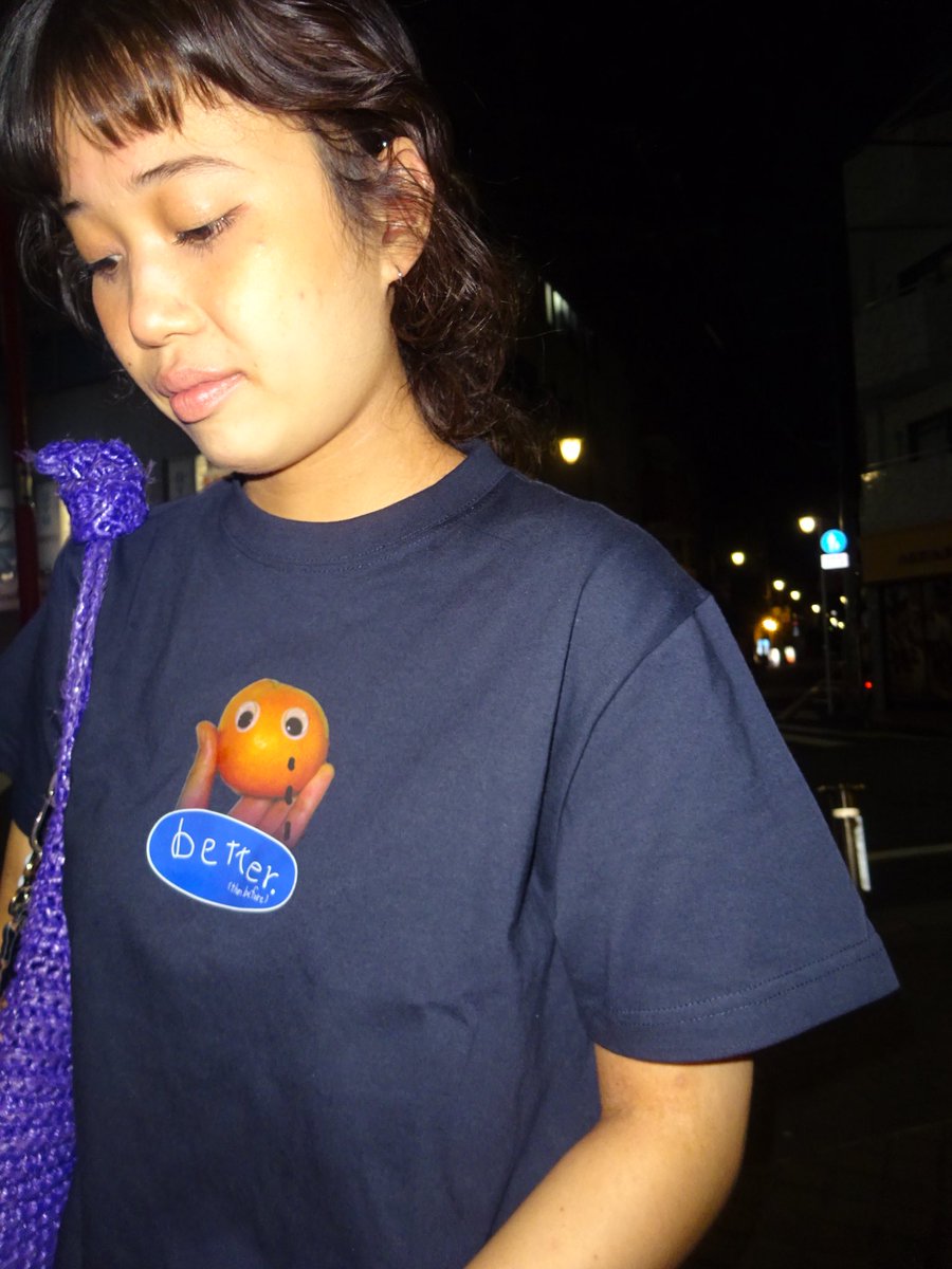 inches_b's tweet photo. 🍊new merch🍊

better (than before) みかん t-shirts
color : navy 
sizes : S/M/L/XL

¥3,500-

miai wear a size S
yoshitsugu wear a size L

2026年8月22日に開催される自主企画 "better (than before)より販売開始
お見逃しなく。
※お昼の公演となります。 https://t.co/lYGYtvHmbJ