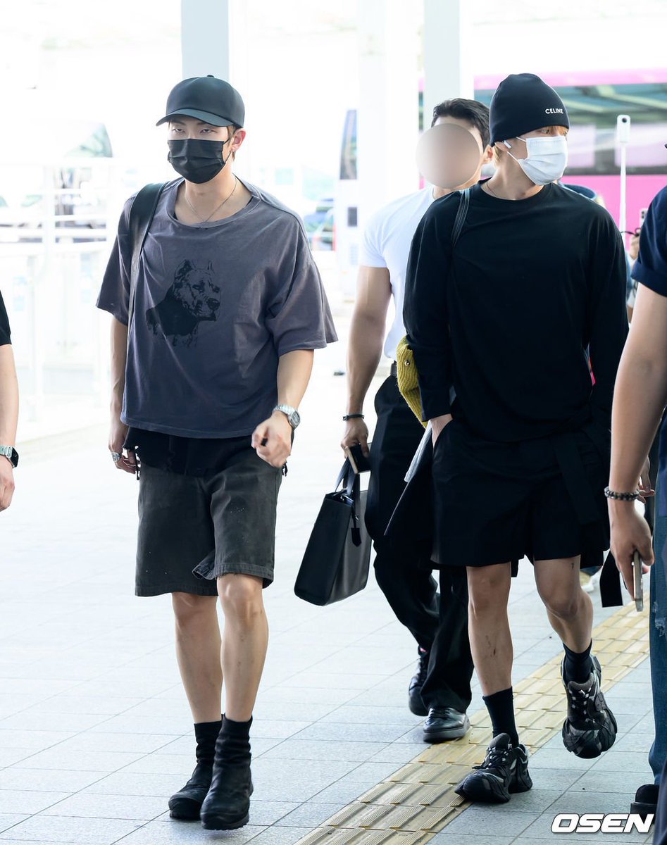 TK_Colombia_'s tweet photo. 🗓 300726
📸 | Fotos de #Taehyung en el Aeropuerto Internacional de Incheon, para dar inicio a la etapa norteamericana de la gira mundial "BTS WORLD TOUR 'ARIRANG' in North America."

HAVE A SAFE FLIGHT TAEHYUNG 💚 https://t.co/Egk951x26N