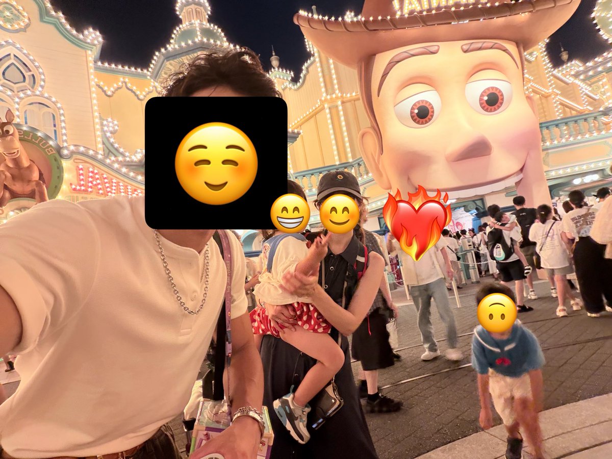 asahirogms's tweet photo. みなさんこんばんは🌆

今日もお疲れ様です♪

ってなわけで先週は家族サービスで子供達初のディズニーシーへ❤️‍🔥
夜までいて最高に楽しみました👏✨

そして本日はぼくが大好きなmarvelシリーズで、スパイダーマンが公開なので行ってきます🫡
本日は配信お休みで明日やりますのでよろしくお願いします🙇 https://t.co/VxPNQhZFCT