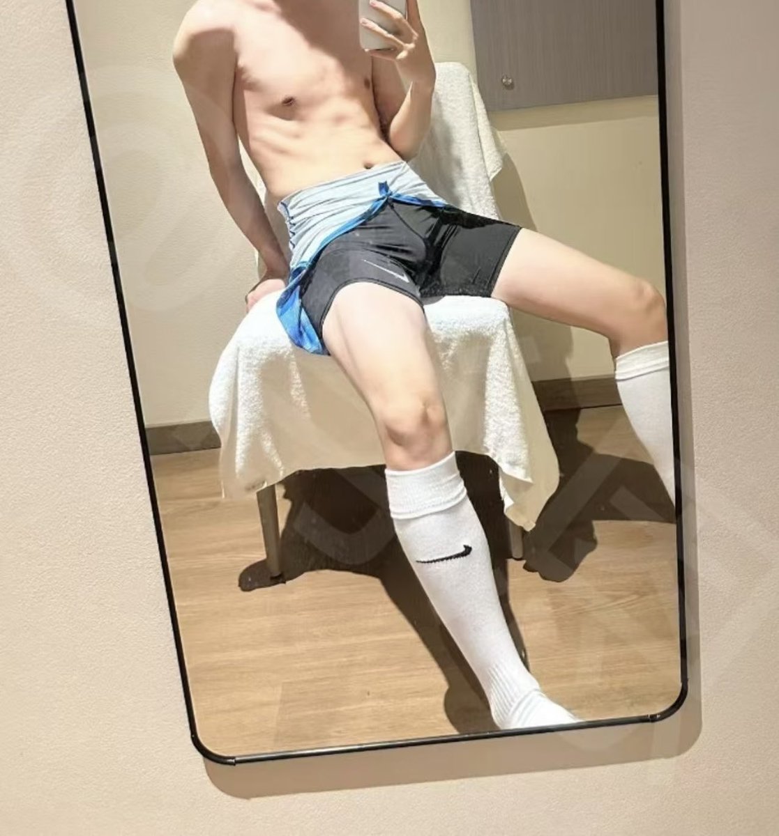 xiaoen10sm's tweet photo. 老婆我来更新了😋#直男 #锁狗 https://t.co/ZsbsreAm59