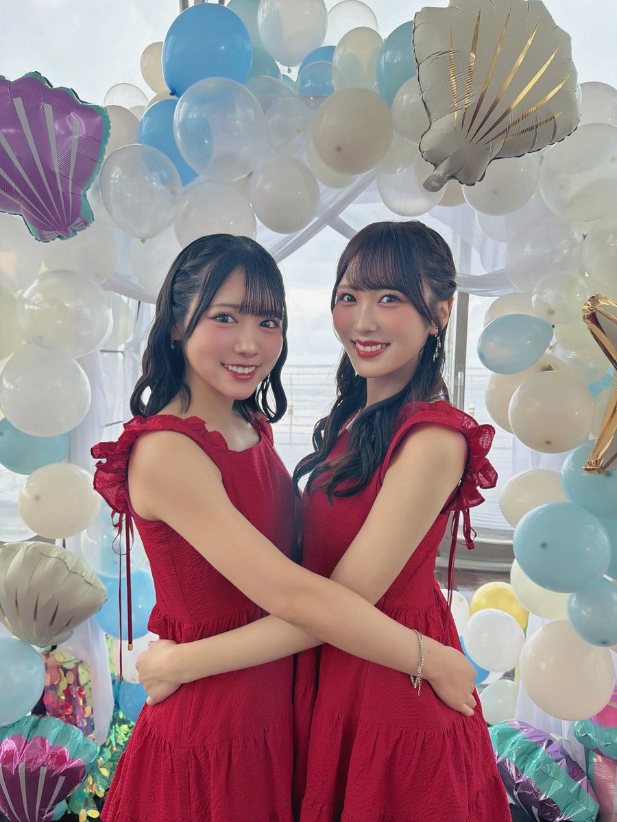 onishi_aoi's tweet photo. ≒JOY 5thシングルカップリング曲

『夏はジュエリー』
MV公開されました🐚

▶︎ https://t.co/g33mCl6KKS

珠里依ちゃんセンター！💍♥️
珠里依ちゃんの笑顔が眩しくて…🥲その輝きには何も勝てないね🌊☀️
落ちサビでうるうるしてしまう🥲
ぜひ沢山聴いてください🎐𖤐⋆
#夏はジュエリー
#ニアジョイ https://t.co/jiLiw2Zlfm