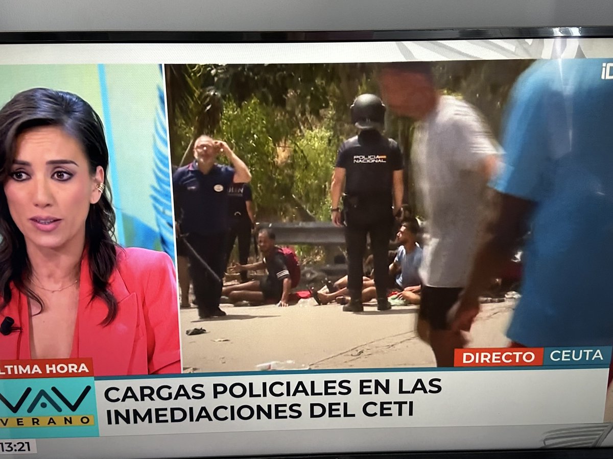 erivonber3's tweet photo. Esto es un polvorín a punto de estallar. La @policia también está expuesta. Por qué no interviene el ejército? Que se espera, muertos y heridos? Esta es emergencia nacional, es una invasión en toda regla https://t.co/5iw7QMGxGX