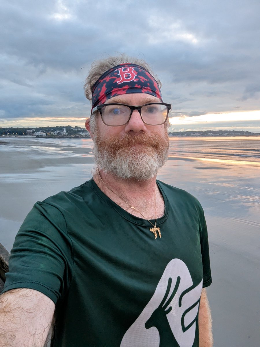 ASFreed's tweet photo. Shooooooow day morning run!

Nice morning for a 10k to get the day started.

#running #training #teamdetermination @AmericanCancer 

Fundraising link (also in profile): https://t.co/Bno2FZVmS6 https://t.co/B3vH1jNMDH