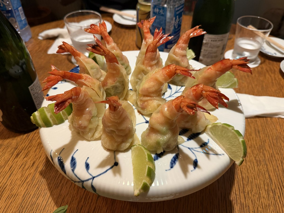 makoto_sanda's tweet photo. 今日はずっと面白い餃子を食べてる…… https://t.co/JRbWe3uXEO