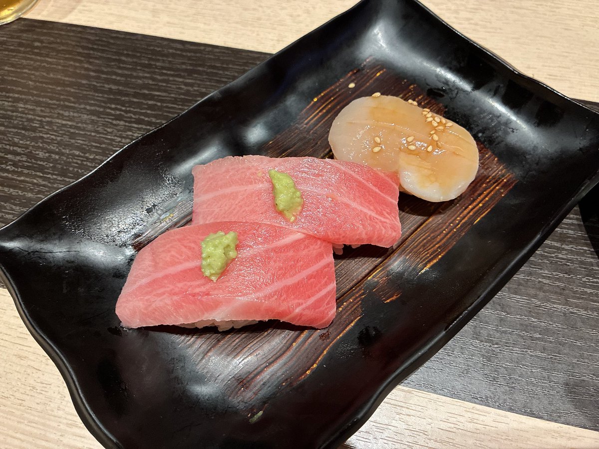 Alunalbaran's tweet photo. お寿司おいしかった https://t.co/0q4CV6ROy3