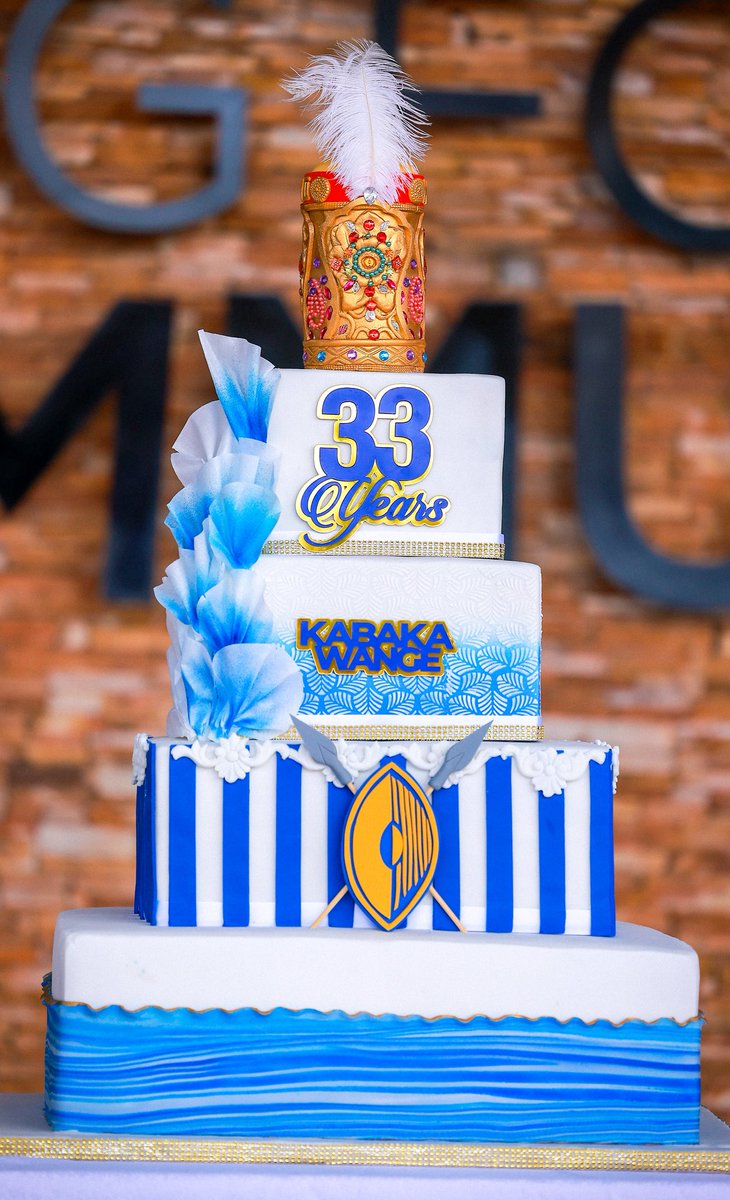 ZambaaliBulasio's tweet photo. Twebaza Katonda olw’ekirabo kya Ssaabasajja Kabaka Ronald Muwenda Mutebi II. Buganda agifudde muddo gwa luyiira ogwegombebwa n’atalina mbuzi. Abaana ba buganda tubadeyo Ebweyogerere @watotochurch @JoelSsenyonyi https://t.co/BWSuqQvA03