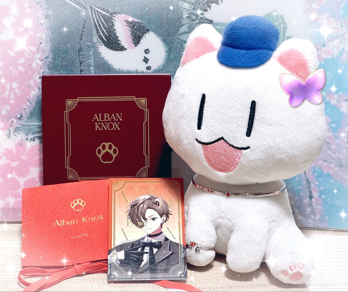 kar_luv704's tweet photo. Day 1 of missing Tenchou🥺🐱

awww the message on the back is so sweet!! Tenchou ueue 😭🧡

#AlbanKnox https://t.co/l8wwgZbf2E