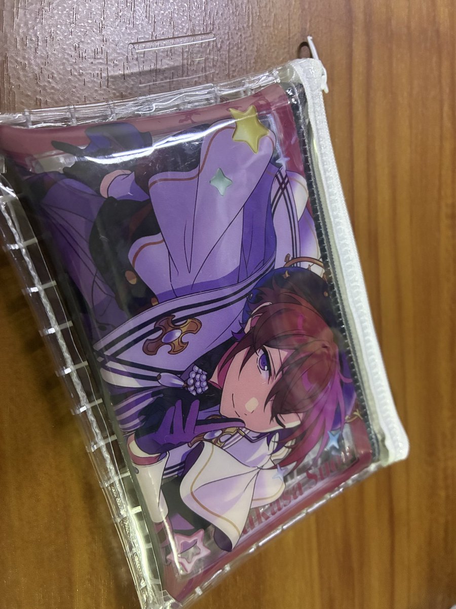 lele_m0_'s tweet photo. クリアポーチを保護するポーチを買ったのであんスタ財布デビューします😊 https://t.co/dcYMtZu0Rb