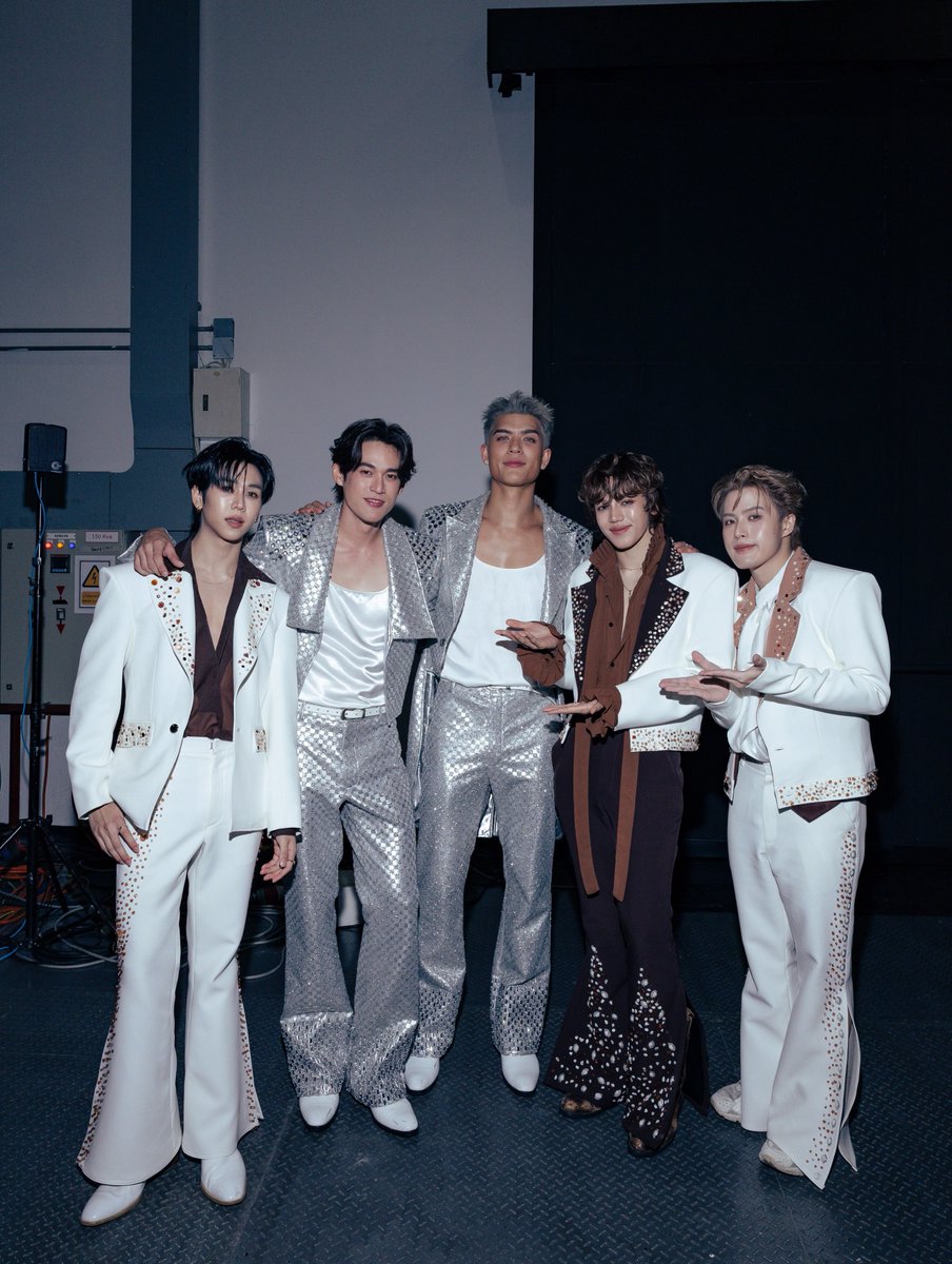 GAWINCASKEY_FC's tweet photo. { 31.07.26 }
📸 IG post : louis_thanawin

Thank you so much for having me. I’m truly happy to be a part of the concert! 🤍

🔗 https://t.co/d7zIz1pLx1

#GawinCaskey #JossGawin 
#JossGawinConcert https://t.co/A4wYQb0U9N