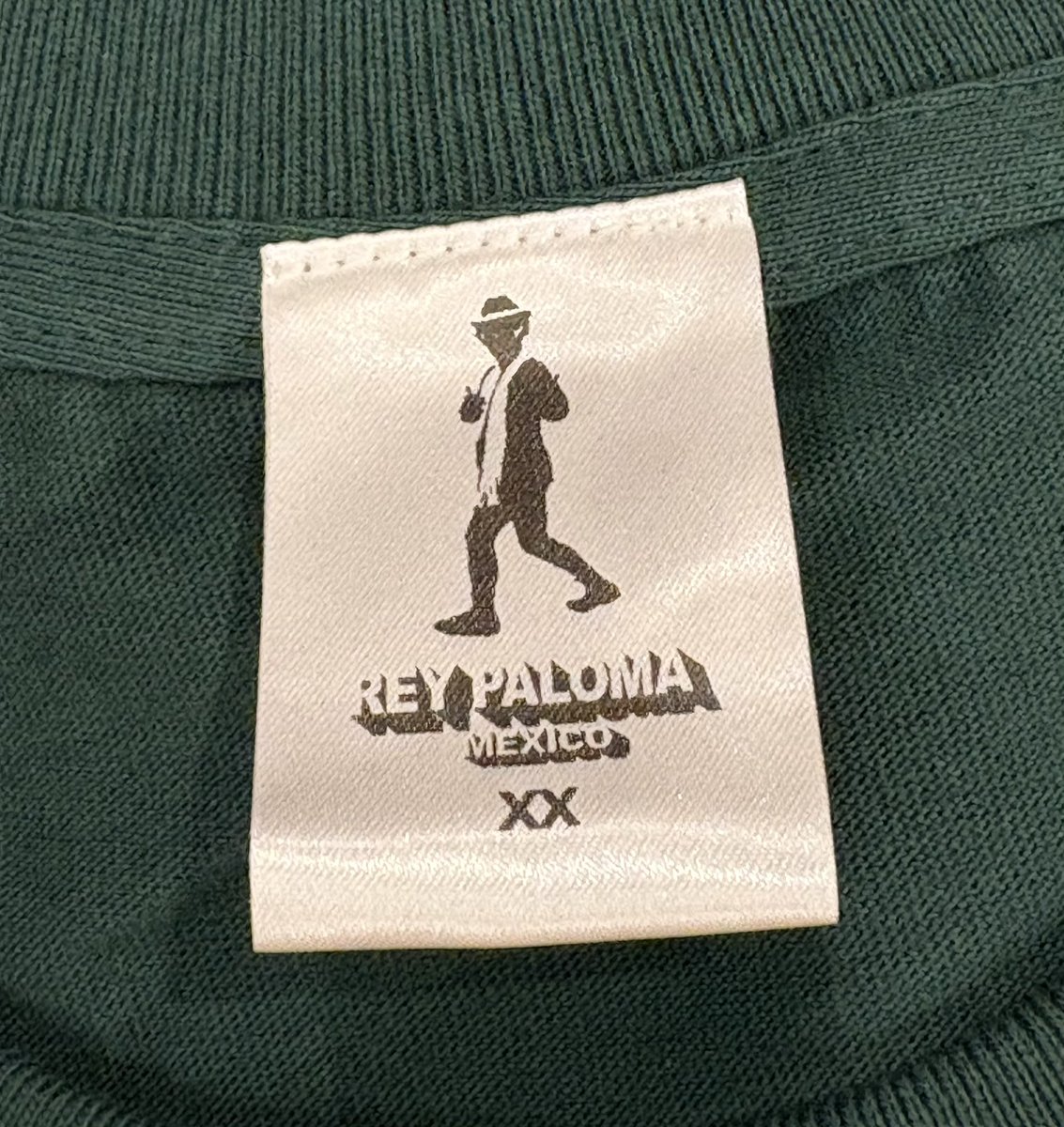 nawotee's tweet photo. 広島からピースTシャツが届いた。ありがとうございます。色が良くて買ったのだが、タグを見ると、レイパロマ。
レイパロマ…広島…
あれ？この間TVで見たタコスとプロレスの！？
義弟がタコス屋さんをやっているので、妙な縁を感じました。
これは…
スピってる(©️ #tokyopod)のかもしれない。 https://t.co/Sp9pTqmI0o