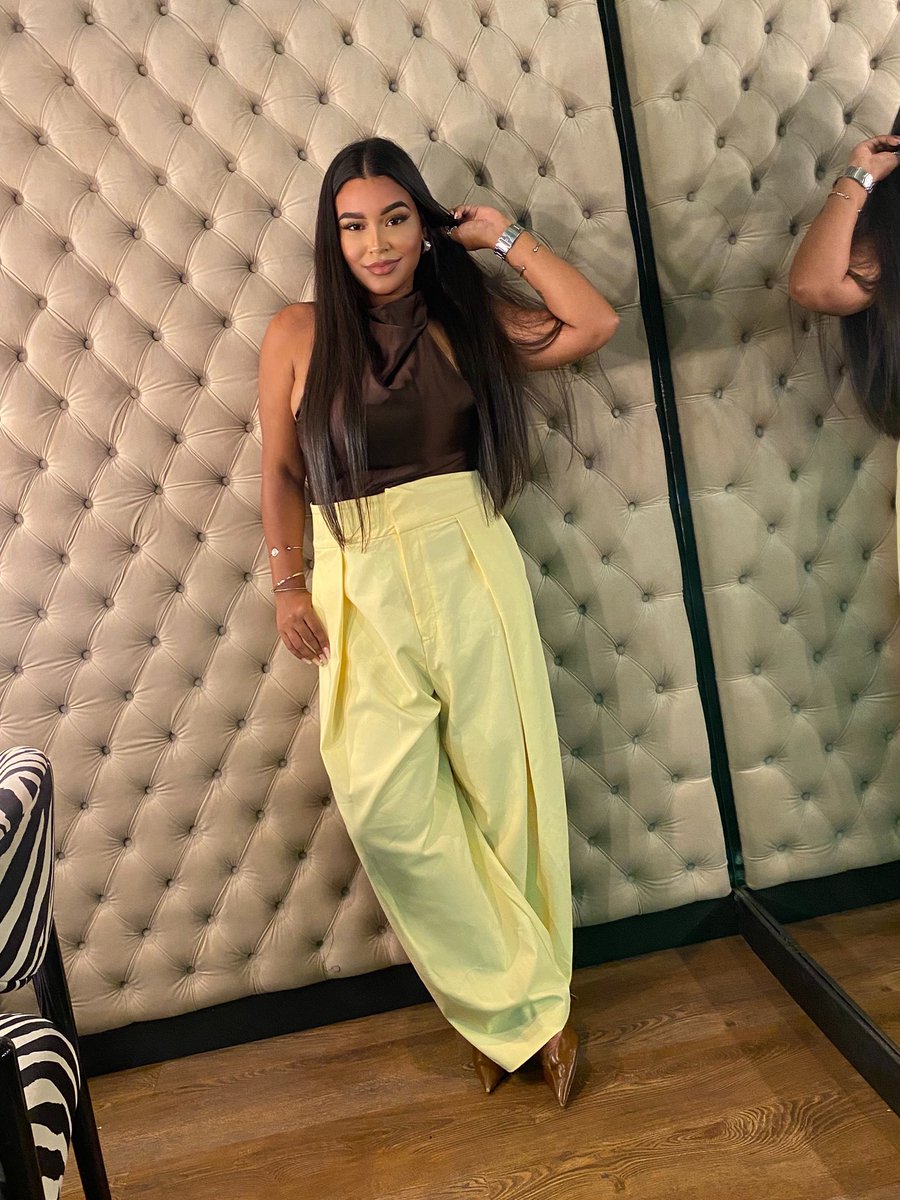 GaahE1999's tweet photo. Voltei para essa rede 💛 https://t.co/dU1msYWxyc