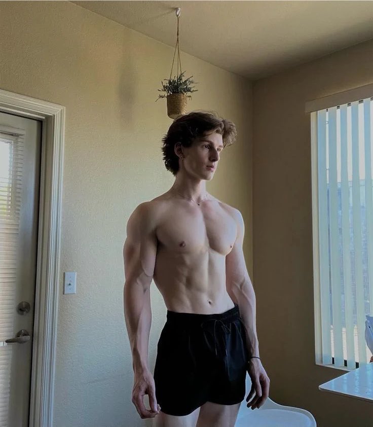 ClassyGntleman's tweet photo. You live in your body 24/7. Stop treating it like a temporary rental. https://t.co/xrOhdqEDzC
