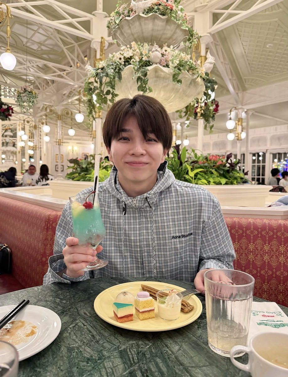Ra_shuny's tweet photo. だいちゃんって一緒に居る感じの写真載せてくれるから神
 #MILK #塩﨑太智 https://t.co/pwjInwxHpY