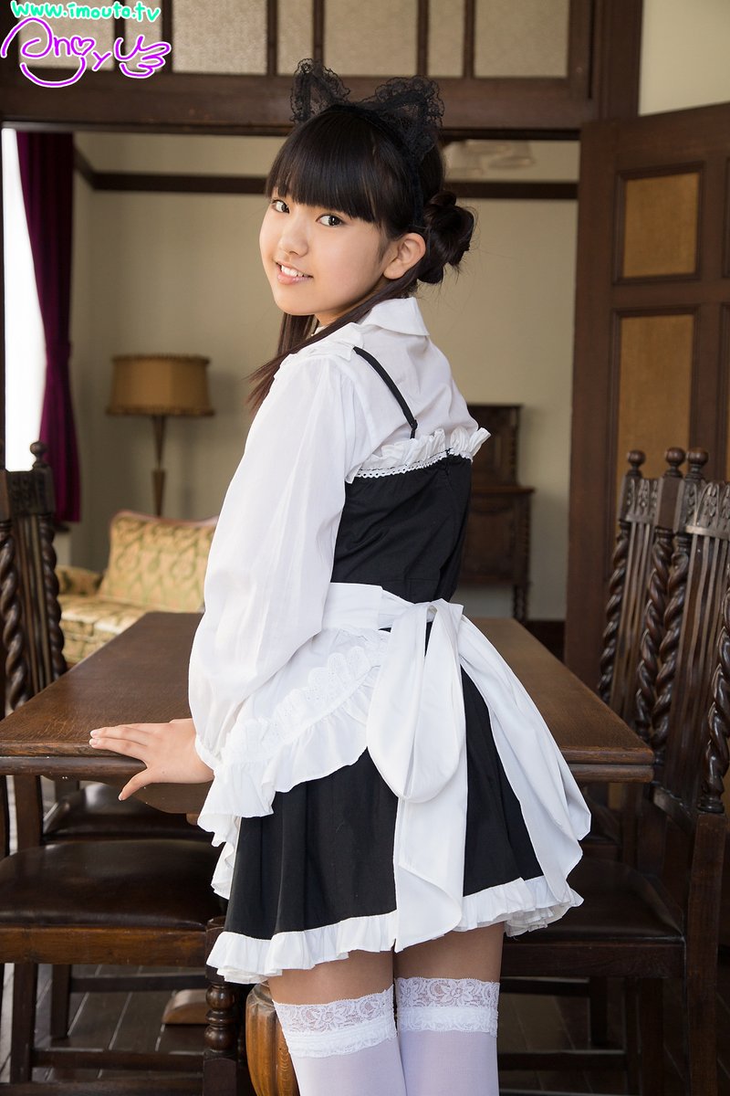 tomomugi33's tweet photo. 見返り超美少女ネコ耳メイドさん（要素が渋滞）お肌は絶対領域と指しか見えてないですけど、見えていないからこそ、強調される愛らしさです。手、指を絡めてつなぎたくなりますね。現役で頑張り続けてくれてる彼女をあと何年見てられるでしょうか。積み重ねた月日分、さらに幸せであってほしいです。 https://t.co/8xinLBxuVk