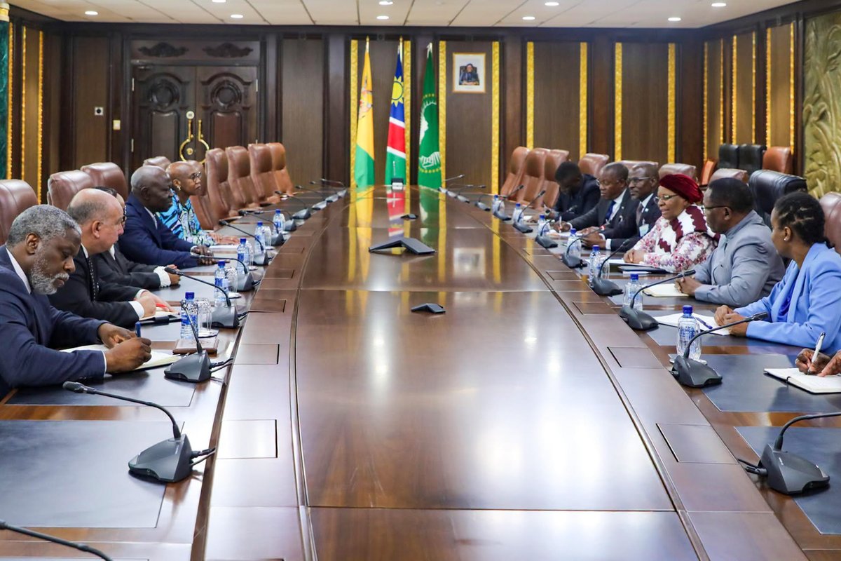 GilbertFHoungbo's tweet photo. Met with H.E. President Netumbo Nandi-Ndaitwah to discuss strengthening the partnership between @ILO and Namibia. 🇳🇦

We exchanged on advancing youth employment, social protection,  international labour standards, and promoting better working conditions and productivity for all. https://t.co/Yu6cIuQJq3