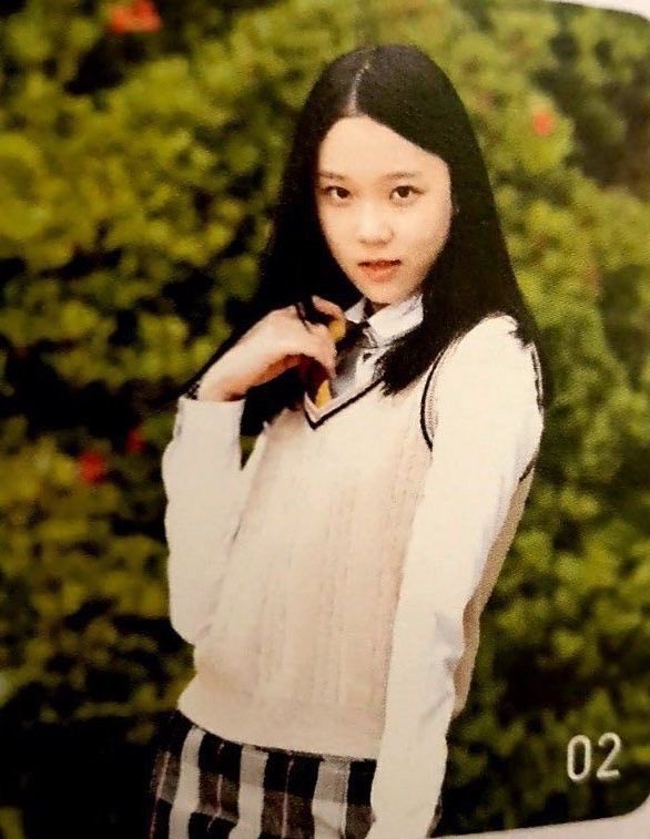 fkingwinter's tweet photo. @minjeongie0_1 first pic i send is the one

which haters edited by blending her pre debut pic on this

and if those haters now

Aespa was said to make funny face 😭 
still winter looks cute here https://t.co/3LRQIUYSR0