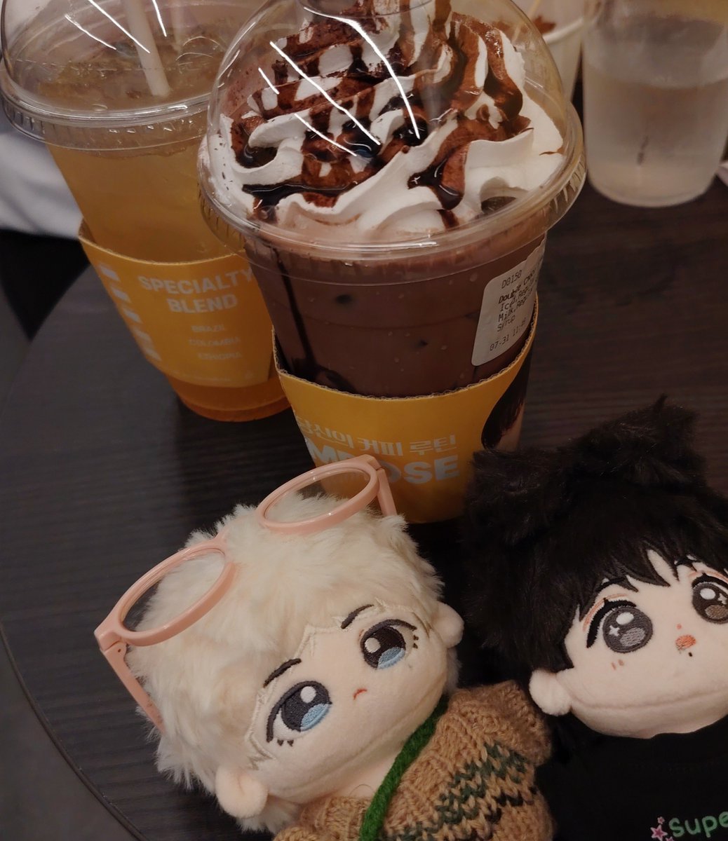 743600613_'s tweet photo. our day-te or theirs? 🤔
[ft. veau &amp; kiev first date @ ccph's soft opening]

                          w/ @marshmellowzz_ 💛

V FOR COMPOSE COFFEE
COMPOSE COFFEE MODEL V
#ComposeCoffeePH
#TaehyungxComposeCoffee
#VxComposeCoffee https://t.co/K5L4YDWnqa