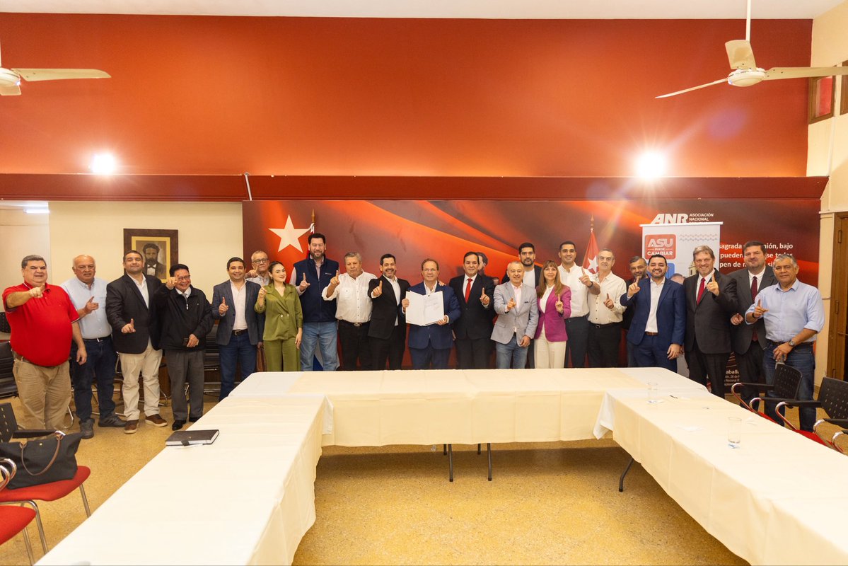 raulatorre's tweet photo. La unidad es nuestra mayor fortaleza.

Hoy conformamos el Comando de la Capital con la integración de todos los movimientos internos que participaron en las elecciones partidarias. Ese es el camino para construir una gran victoria.

Desde hoy somos un solo equipo, acompañando al compañero y próximo intendente de Asunción, @CamiloPerezLM, junto a los 24 candidatos a concejales, quienes representan el patrimonio político de nuestro Partido y la expresión de la voluntad del pueblo colorado.

¡Unidos, vamos a transformar Asunción! 
🇵🇾💪