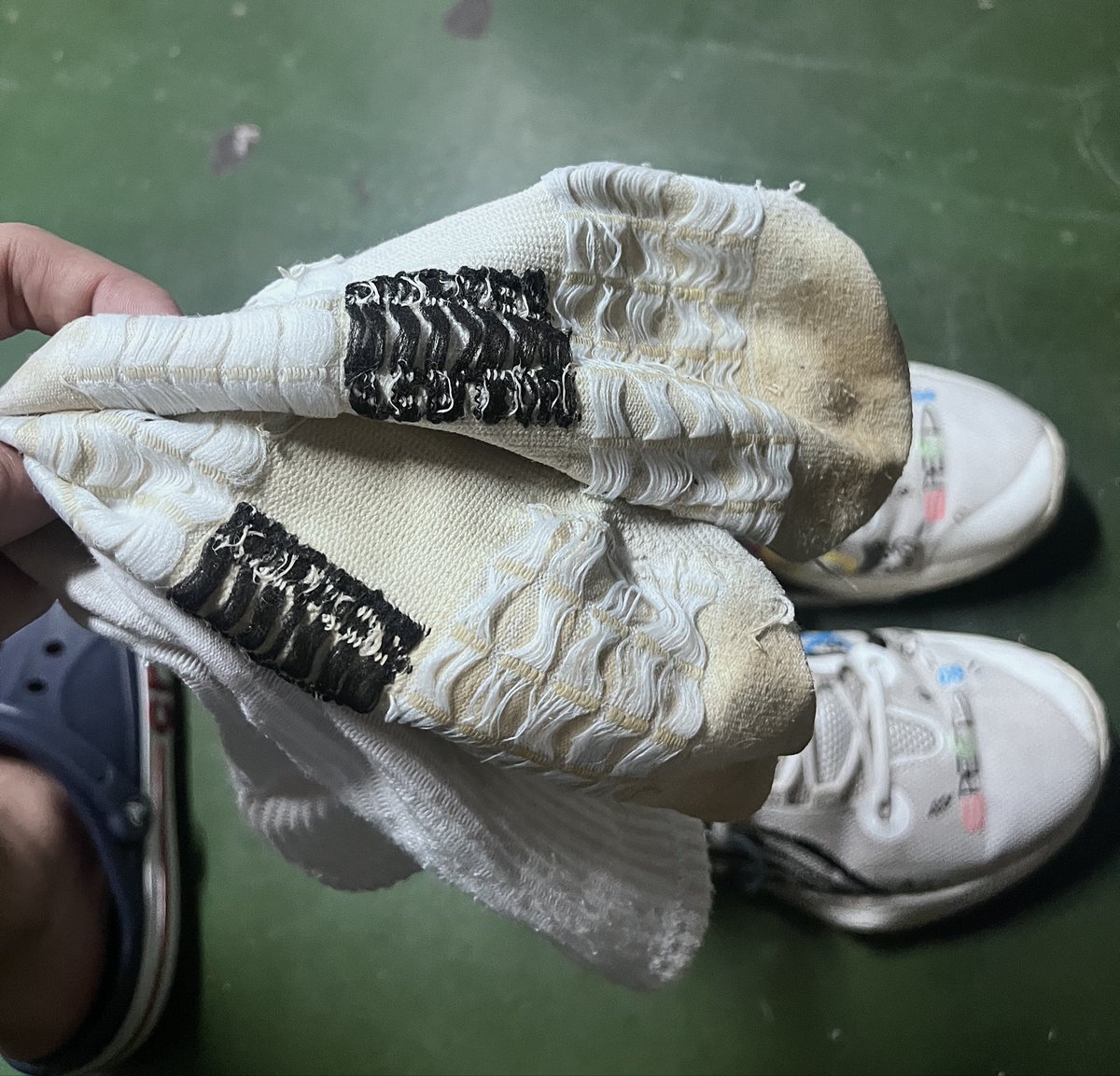 WheelerASDFG's tweet photo. 1k粉福利：转推抽一人送这双🧦（邮费自理，同城可自提）#雄臭白袜 #原味 #yw https://t.co/cq6UXKbBlC