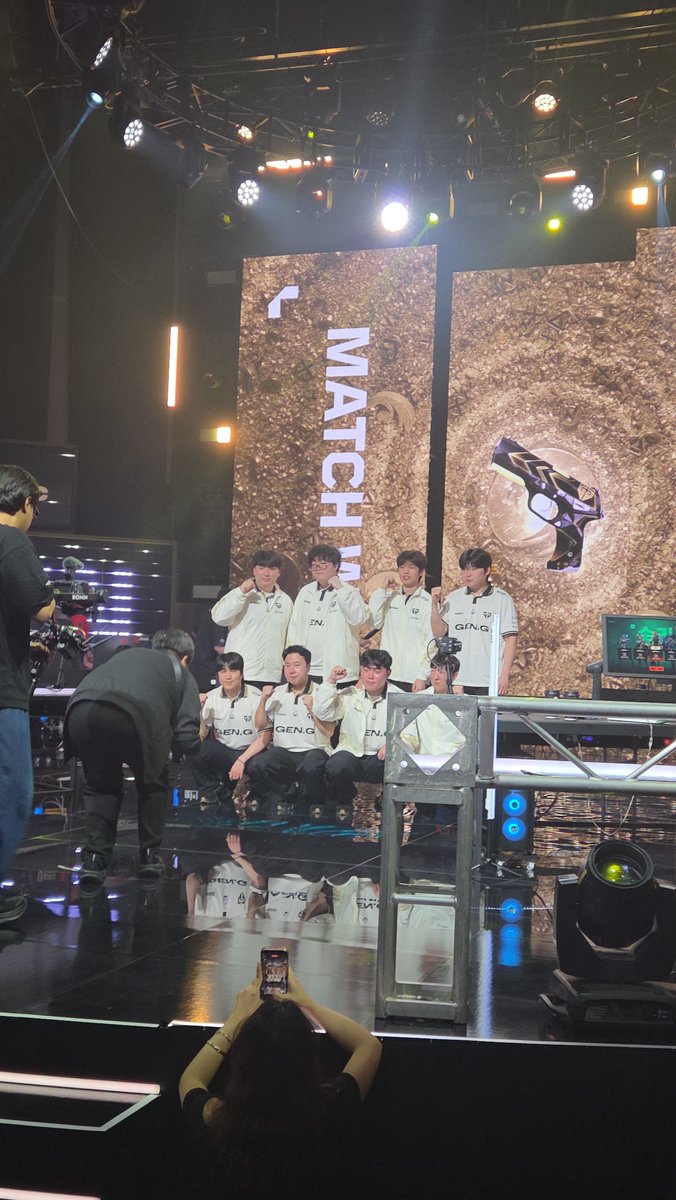 KKNabIbo's tweet photo. 260731 GE전 승리
마지막까지 너무 쫄렸어요,, 이겨서 다행입니다 덕분에 행복해요��ㅠ
인터뷰하면서 한껏 행복해하시는 나라님🥺
#t3xture #Karon #Ash #Efina #Raxcal https://t.co/RSxBsJw7Oy