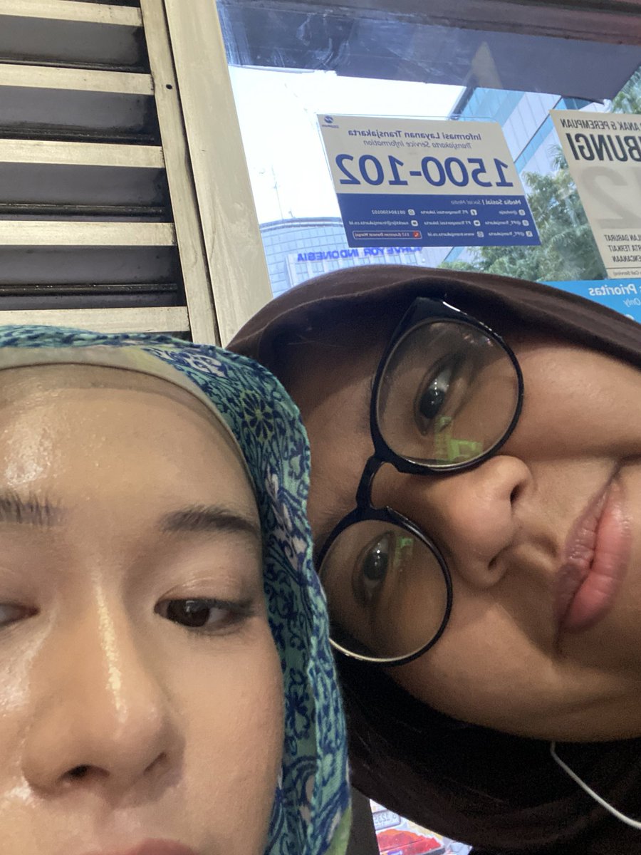 cacacacuy's tweet photo. mengabadikan si naura (hara) goodbye selamat last day my besto friendo penghuni b 41, walaupun lu selalu menggil gua bitchass bitch ur the bitchiest bitch of them all, slmt menempuh hidup baru dan jangan stimming di tempat umum ya please control your sugar intake 😢 @haraterharu https://t.co/duCkb8Ilc3