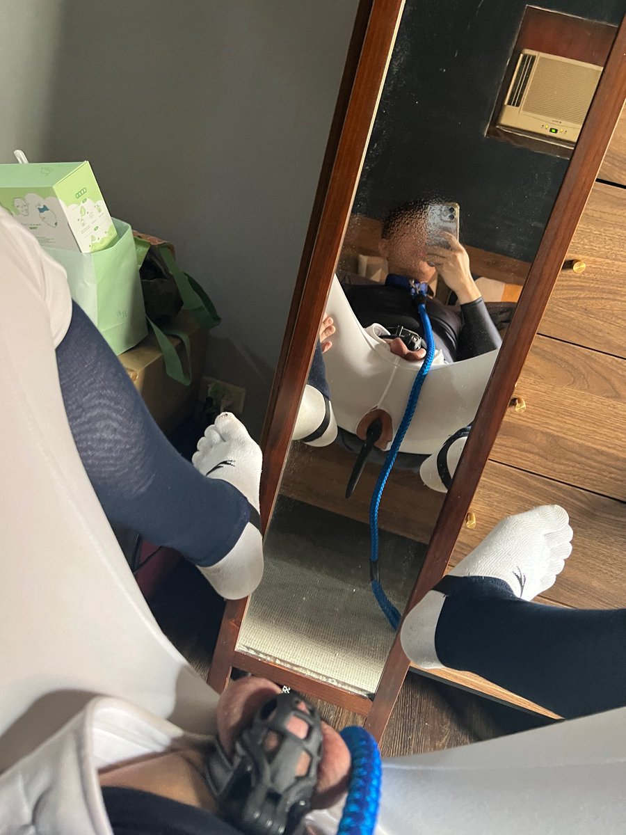 Wild__baseball's tweet photo. 好久沒有自主訓練了，穿球衣、戴項圈、鎖起來、塞尾巴～🥵

狗狗快要撐不住了，有棒球學長要把狗狗抱起來嗎🐶

#棒球 #野球 https://t.co/jqre9cq7R7