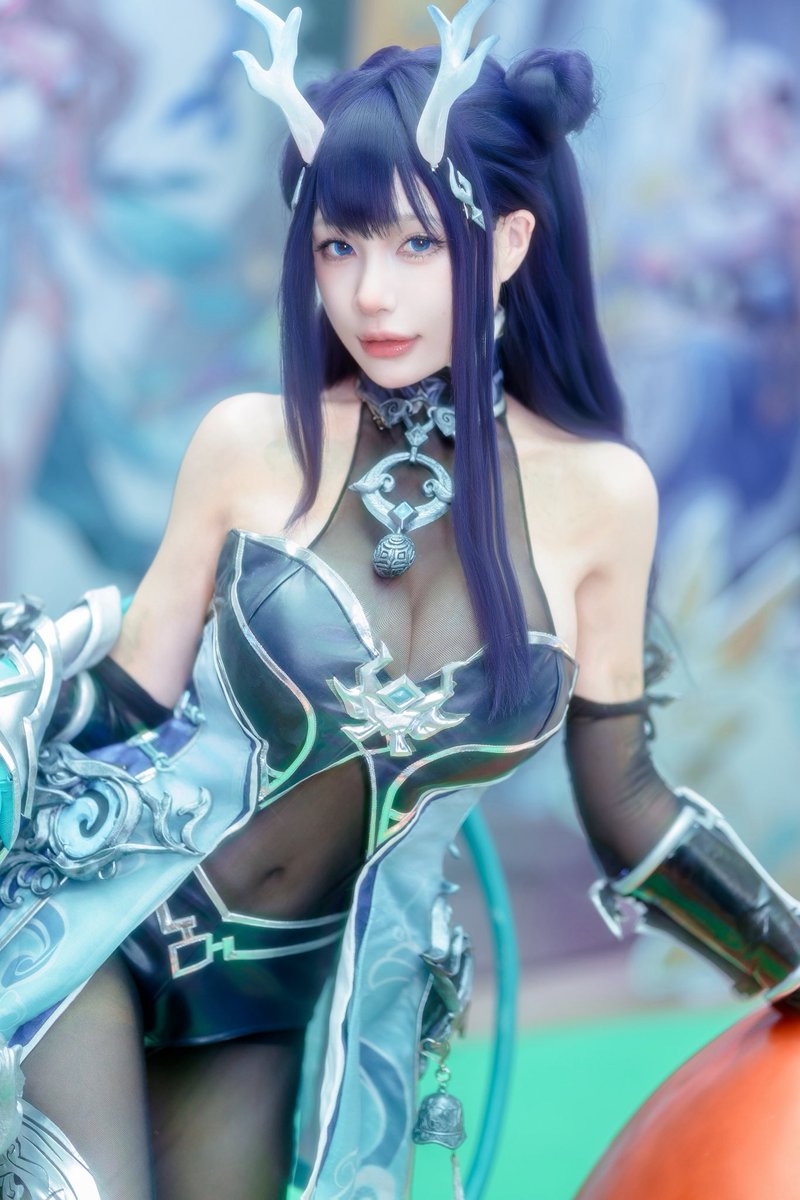 Tomoe_33311's tweet photo. 五天的漫博，正式畫下句點啦✨
很開心這次能以《藍色星原：旅謠》洛卿的身份，陪伴大家度過這段熱鬧又難忘的時光💙

先謝謝每一位來到攤位的星臨者✨每次和大家對上眼、揮揮手，或是拍下合照的那幾秒鐘，都讓我覺得這五天的努力很值得。 https://t.co/5FvBlJXLUh