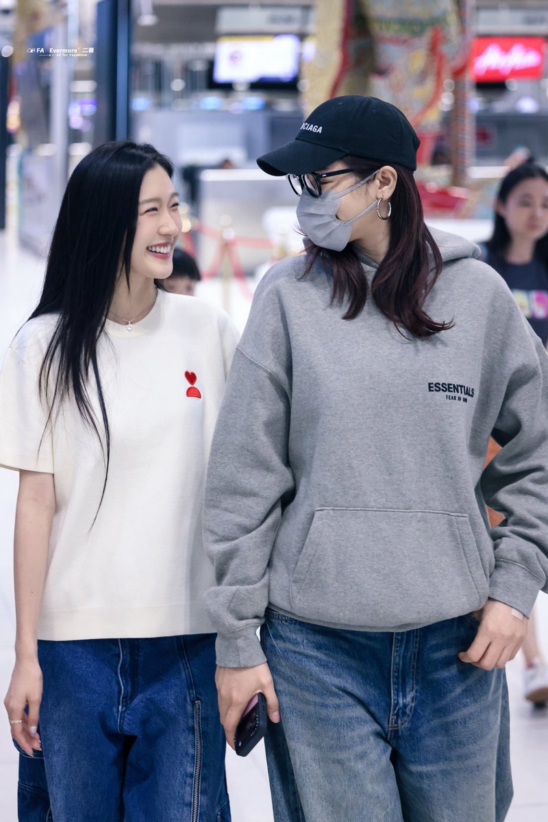 Bo_bbi2's tweet photo. 起落平安😘

#FayeAtom
#FayePeraya #AtomPariya https://t.co/5d5DjijdIh