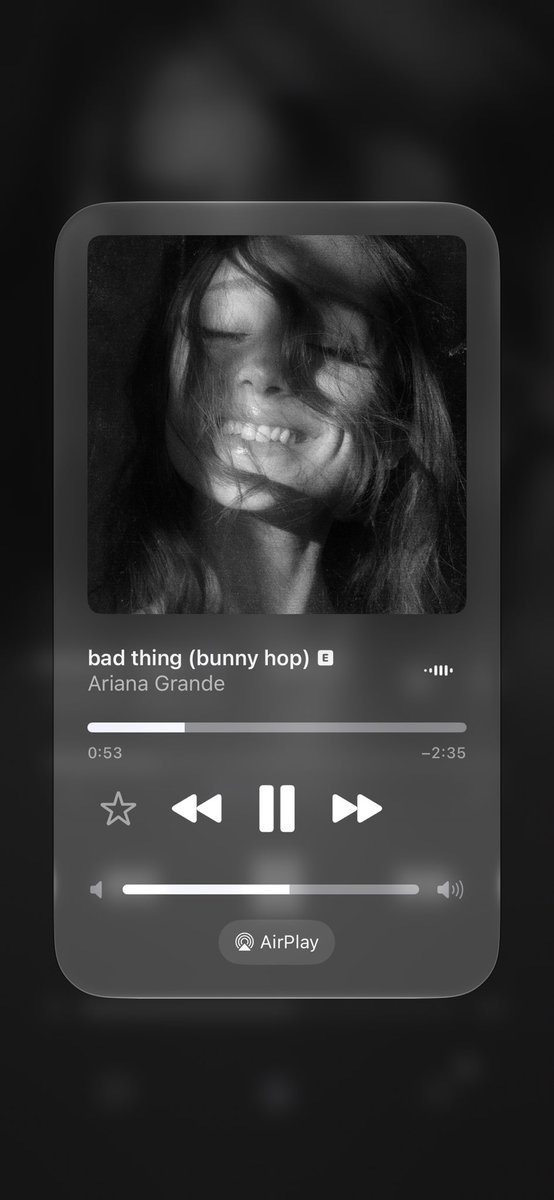 gustaS2_'s tweet photo. Irmã do the weeknd mesmoooo https://t.co/mN8gFXaE2k