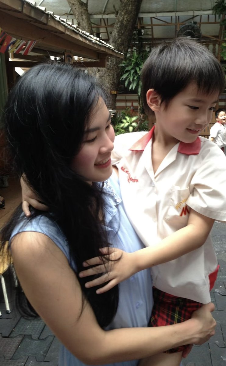 jjaoseenml's tweet photo. จิ๋วโตขึ้น แต่หม่าม้าเหมือน20ต้นๆตลอดไปมาก https://t.co/HGcsZ7qMFq
