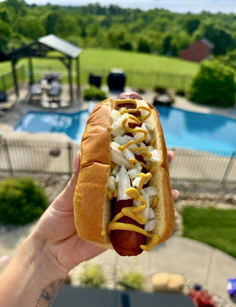 QCSausage's tweet photo. Summer Fridays☀️🎉
#friday #summerfun #poolparties #cookouts #craftsausages https://t.co/BDgsoh4j8T