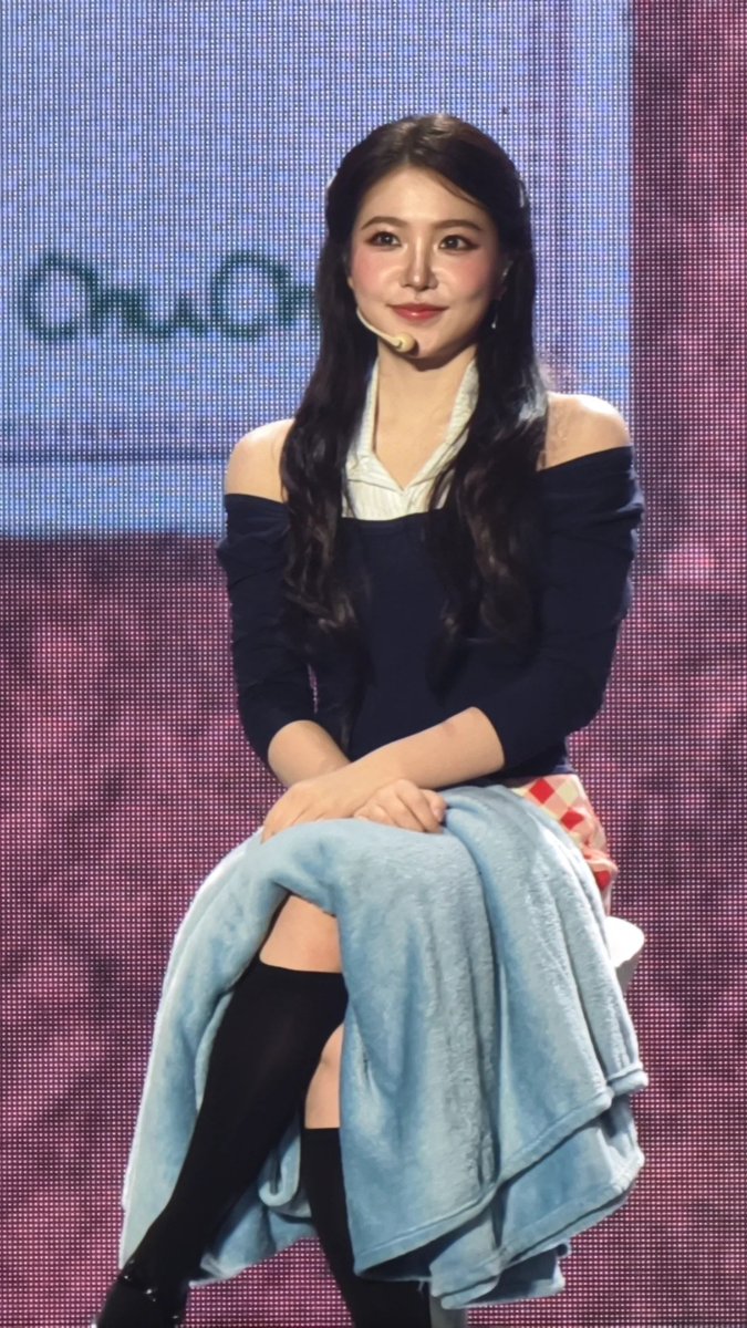 auroratie's tweet photo. can we please talk about kim yerim's visuals?!
#ADayinRedandVelvetDAY1
#김예림 #KIMYERIM #예리 #YERI
#레드벨벳 #ReeVelvet https://t.co/KMSakrnPMf