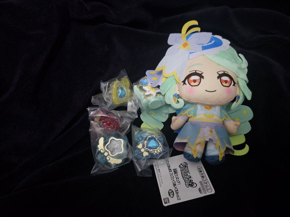 Mlyvu's tweet photo. ゲーセンでエクレールぬい取ってガチャ回してきた。かわいいね https://t.co/o0P4Ih2sLx