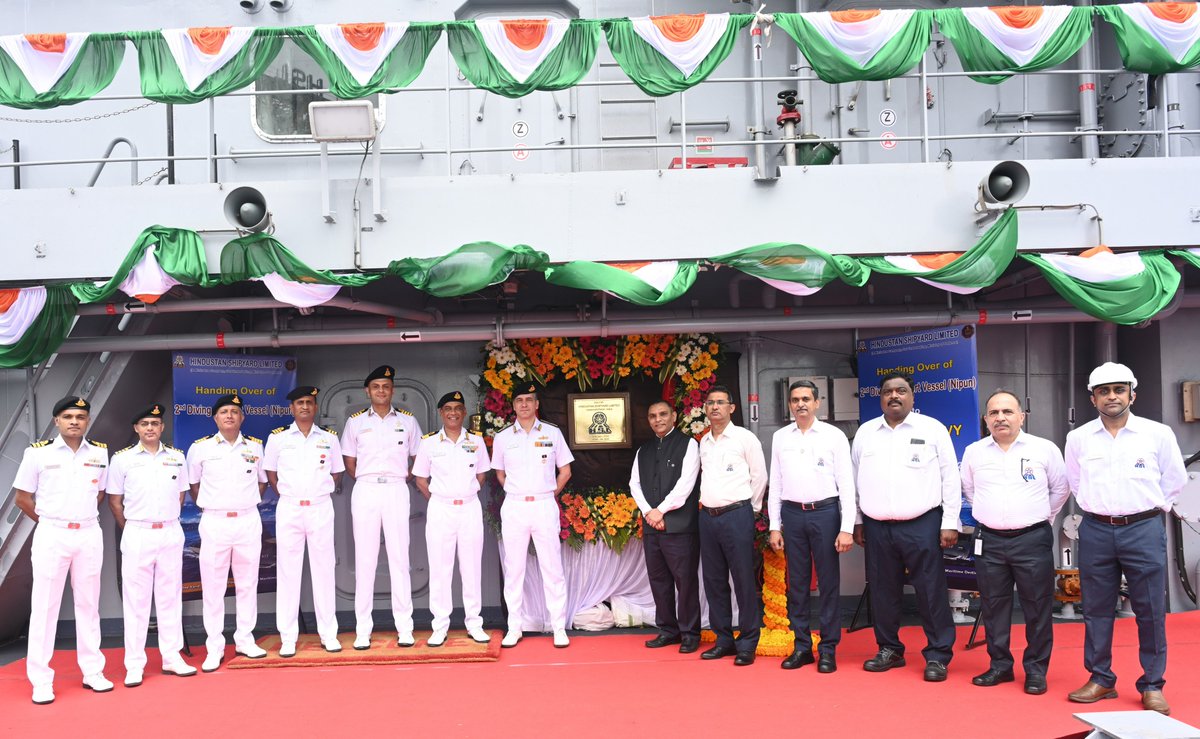 SeemaSanghosh's tweet photo. भारत की समुद्री शक्ति को नई मजबूती। 🇮🇳 INS Nipun, स्वदेशी Diving Support Vessel, गहरे समुद्र में डाइविंग ऑपरेशन और पनडुब्बी बचाव अभियानों के लिए भारतीय नौसेना की क्षमता को और सशक्त बनाएगी। लगभग 75% स्वदेशी तकनीक से निर्मित यह पोत Aatmanirbhar Bharat और समुद्री सुरक्षा की दिशा में एक महत्वपूर्ण उपलब्धि है।

Diving Support Vessel, Deep Sea Rescue, Submarine Rescue, Indigenous Shipbuilding, Maritime Capability

@indiannavy  @IndiannavyMedia  @makeinindia  @SpokespersonMoD  @CMD_HSL  @DefenceMinIndia 

#IndianNavy #Nipun #AatmanirbharBharat #MakeInIndia #DeepSeaOperations #DSRV #SubmarineRescue #MaritimeSecurity #IndigenousDefence #SeemaSanghosh #SeemaJagranManch